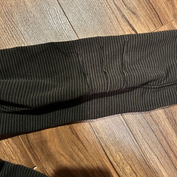 Lululemon Hoodie Full Zip Grey Striped Extra Long Sleeves with Thumb Holes - Picture 4 of 4